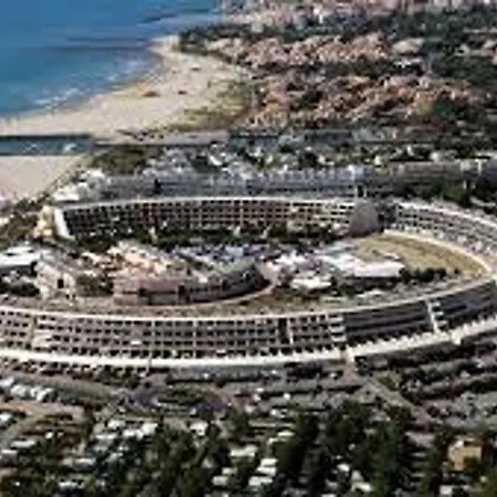 Superbe T2 Avec Piscine, Parking Prive Et Terrasse, Proche Du Village Naturiste Et Du Port - Fr-1-749-17 * אגדה