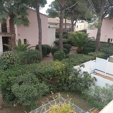 Superbe T2 Avec Piscine, Parking Prive Et Terrasse, Proche Du Village Naturiste Et Du Port - Fr-1-749-17 אגדה